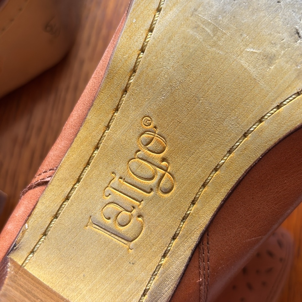 LATIGO leather boots/ankle boots/booties.Size 9M.
Decorative peek a boo leather. - Picture 7 of 8